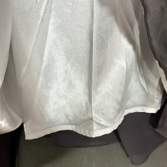 Unique grey dress with gorgeous skirt and design. Fits size 14 - Picture 17 of 17